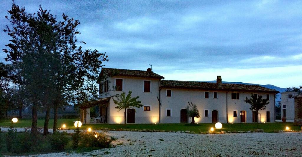Podere Le Volte Degli Angeli Спелло Экстерьер фото