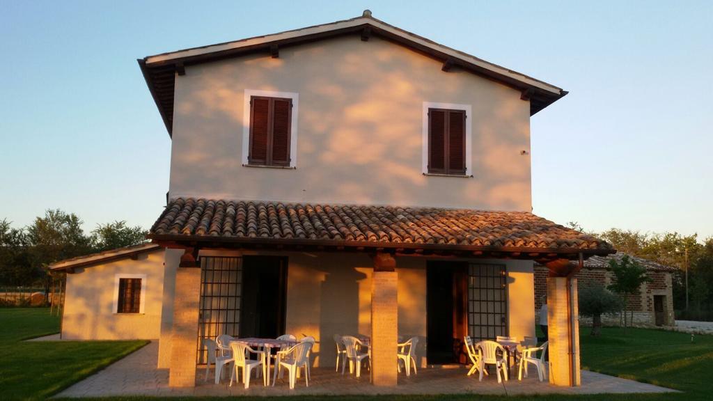 Podere Le Volte Degli Angeli Спелло Экстерьер фото